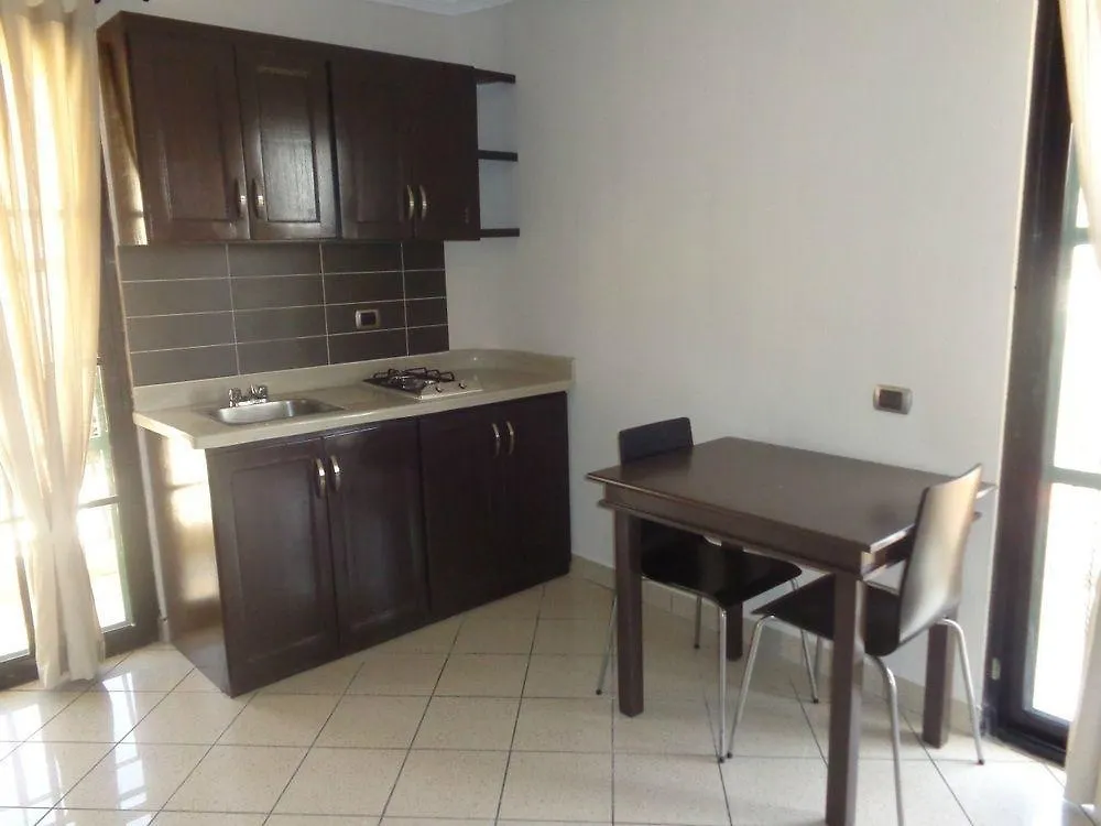 Ob Studios Aparthotel