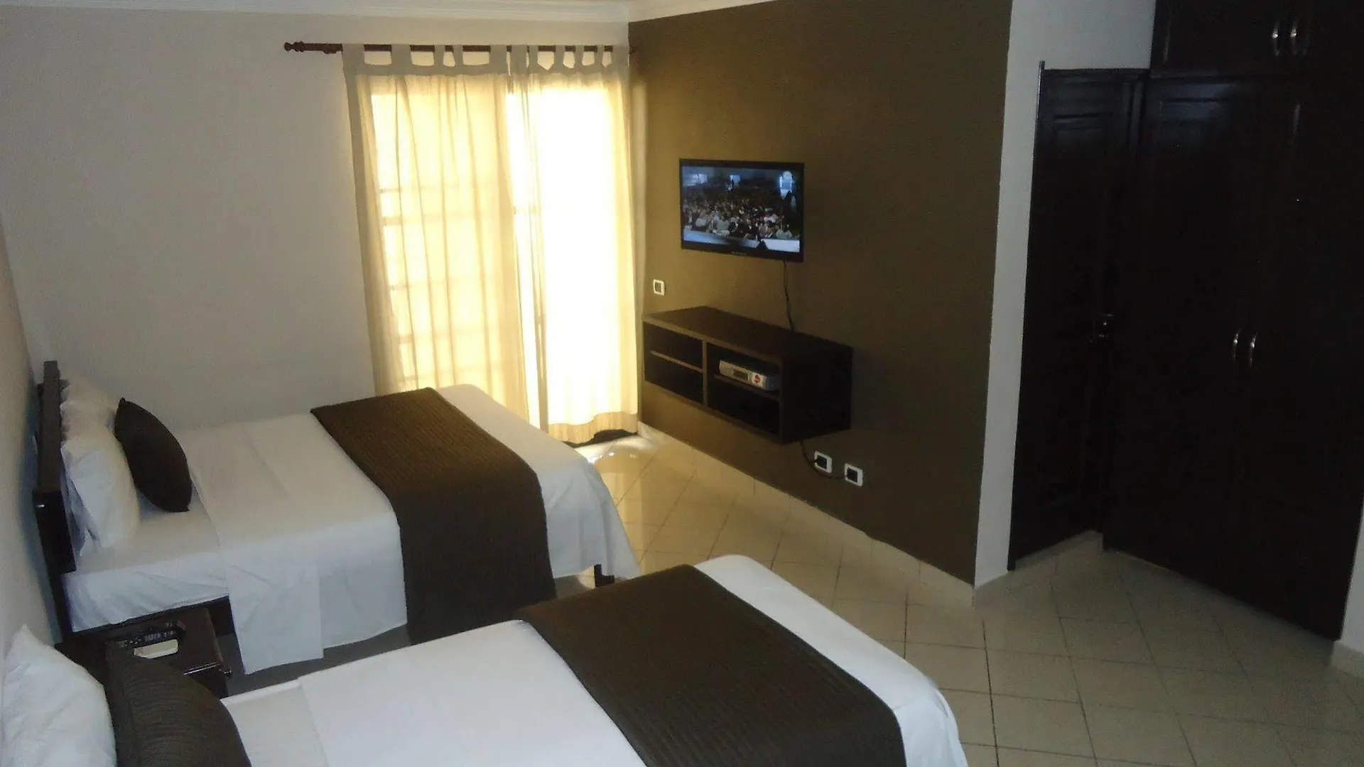 Ob Studios Aparthotel